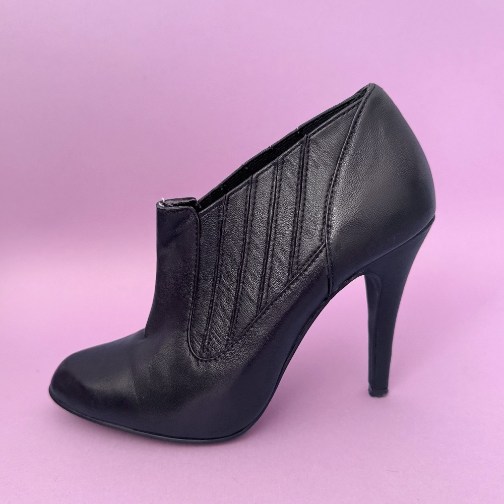 Women's COLIN STUART Black Leather Stiletto High Heel Bootie Size 7B